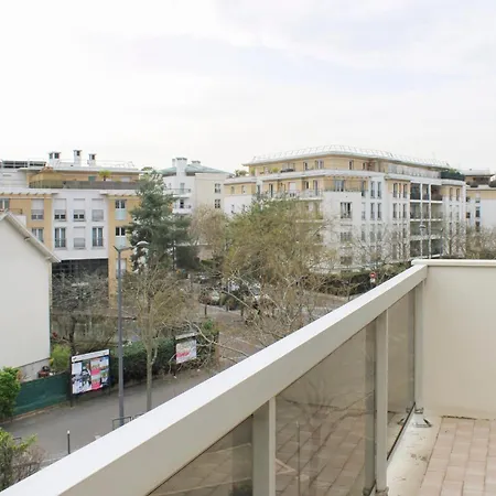 Apartment Renovated With Quiet Balcony Bois-Colombes